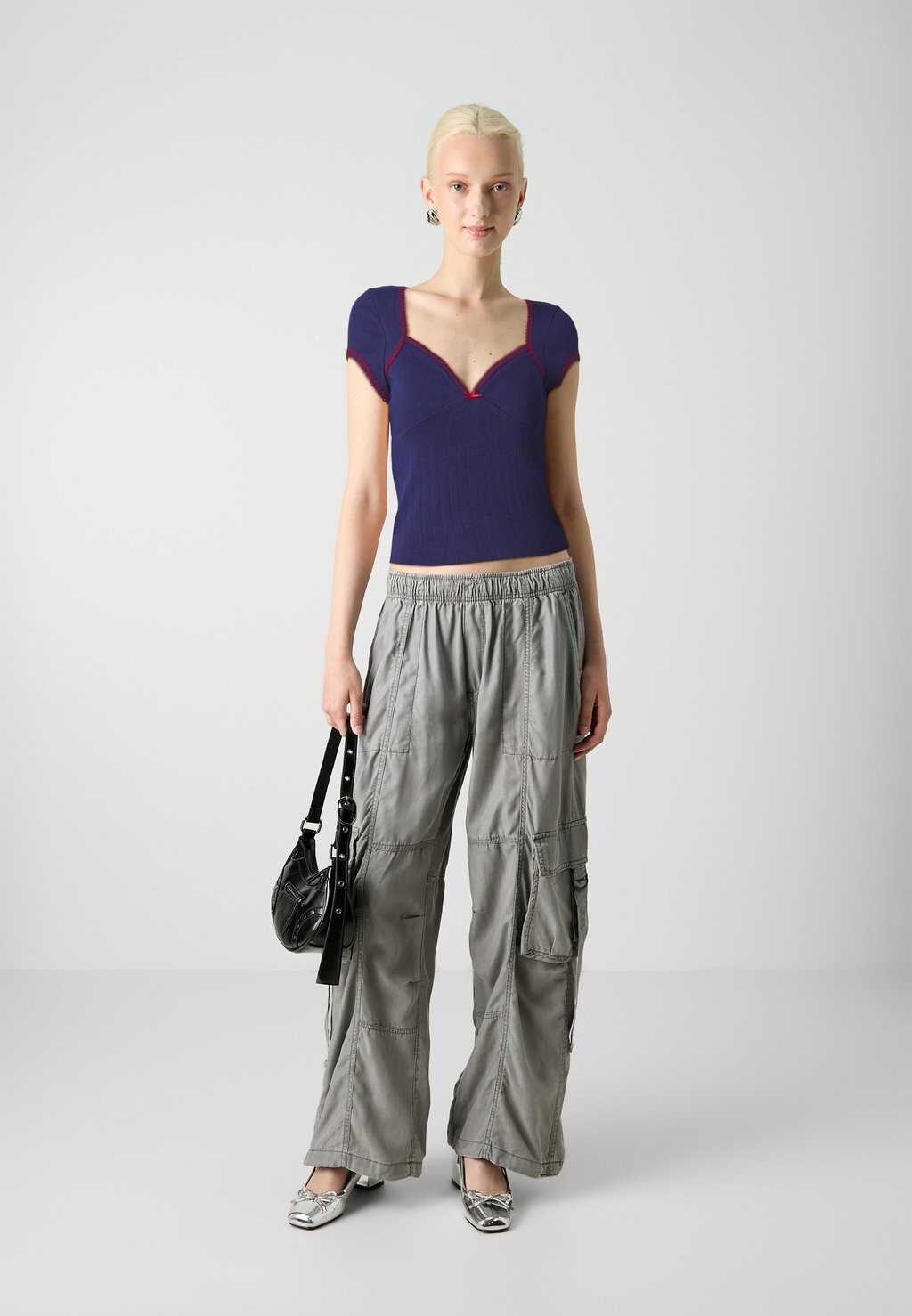 

Принт на футболке SUNNY CAP SLEEVE BDG Urban Outfitters, темно-синий