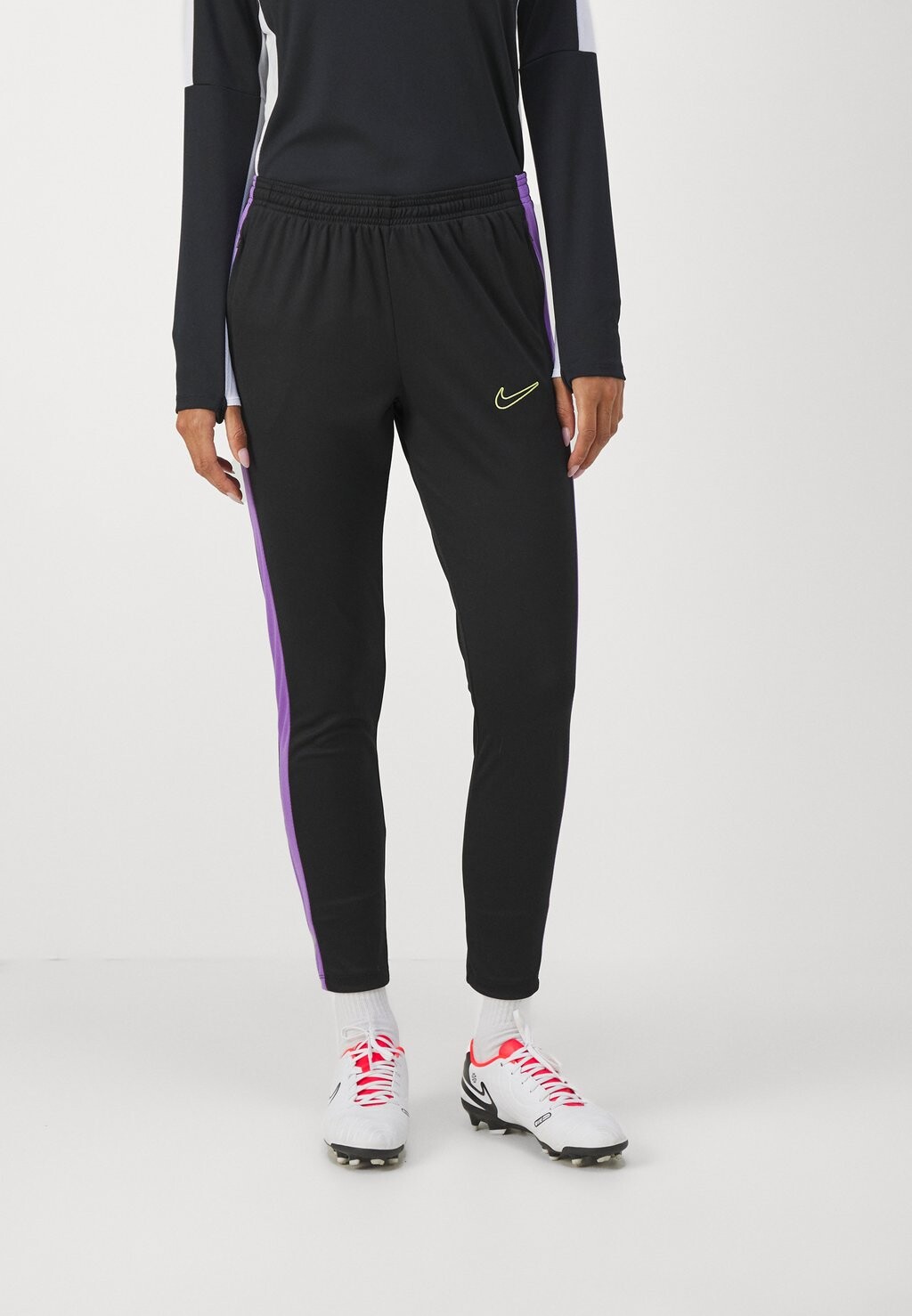 

Спортивные штаны Academy Pant Nike, черный/черная малина/желтый лимонный твист