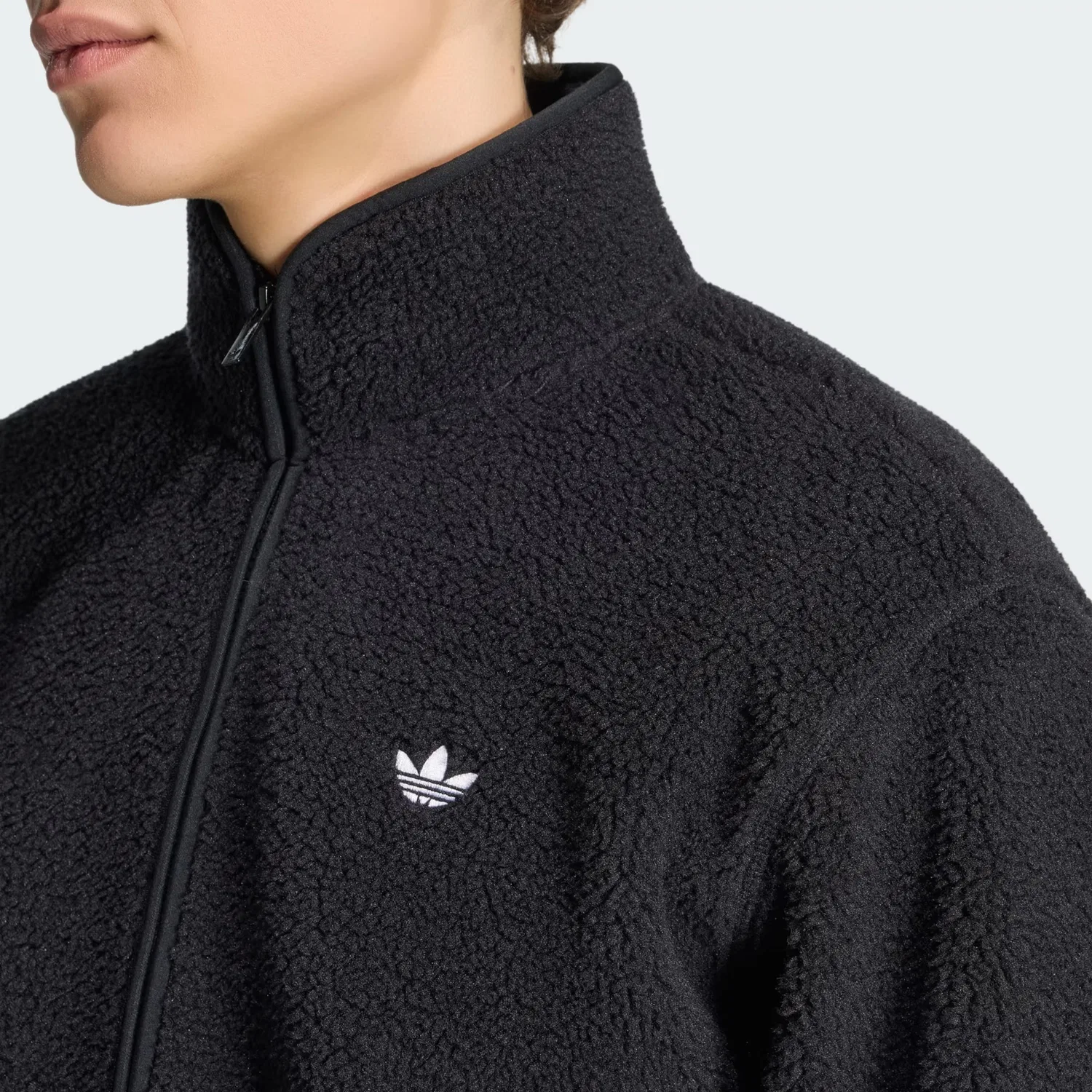 Флисовая куртка Adidas Originals Trefoil Essentials черного цвета — фото 4