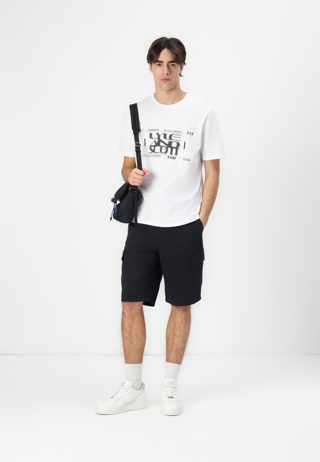 

Футболка с принтом FORMATION BLUR GRAPHIC Lyle & Scott, белый