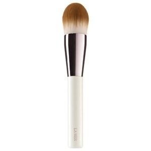 

Кисть для лица skincolor the foundation brush La Mer, количество 1 шт.