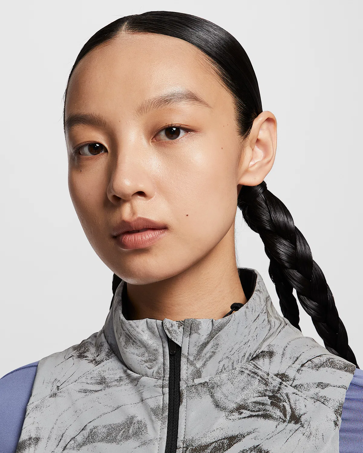 Женский жилет для бега Nike Swift Therma-FIT ADV с отражающими элементами, Vast Grey/Black — фото 3