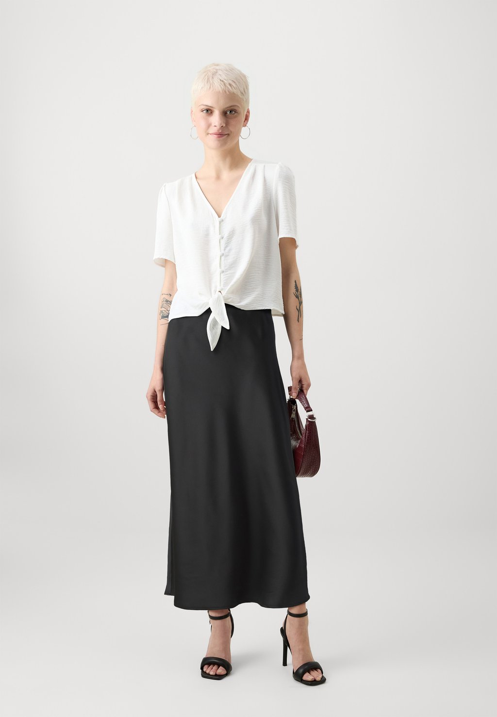 

Юбка А-силуэта PETITE ELASTIC MIDI SKIRT Gina Tricot Petite, черный