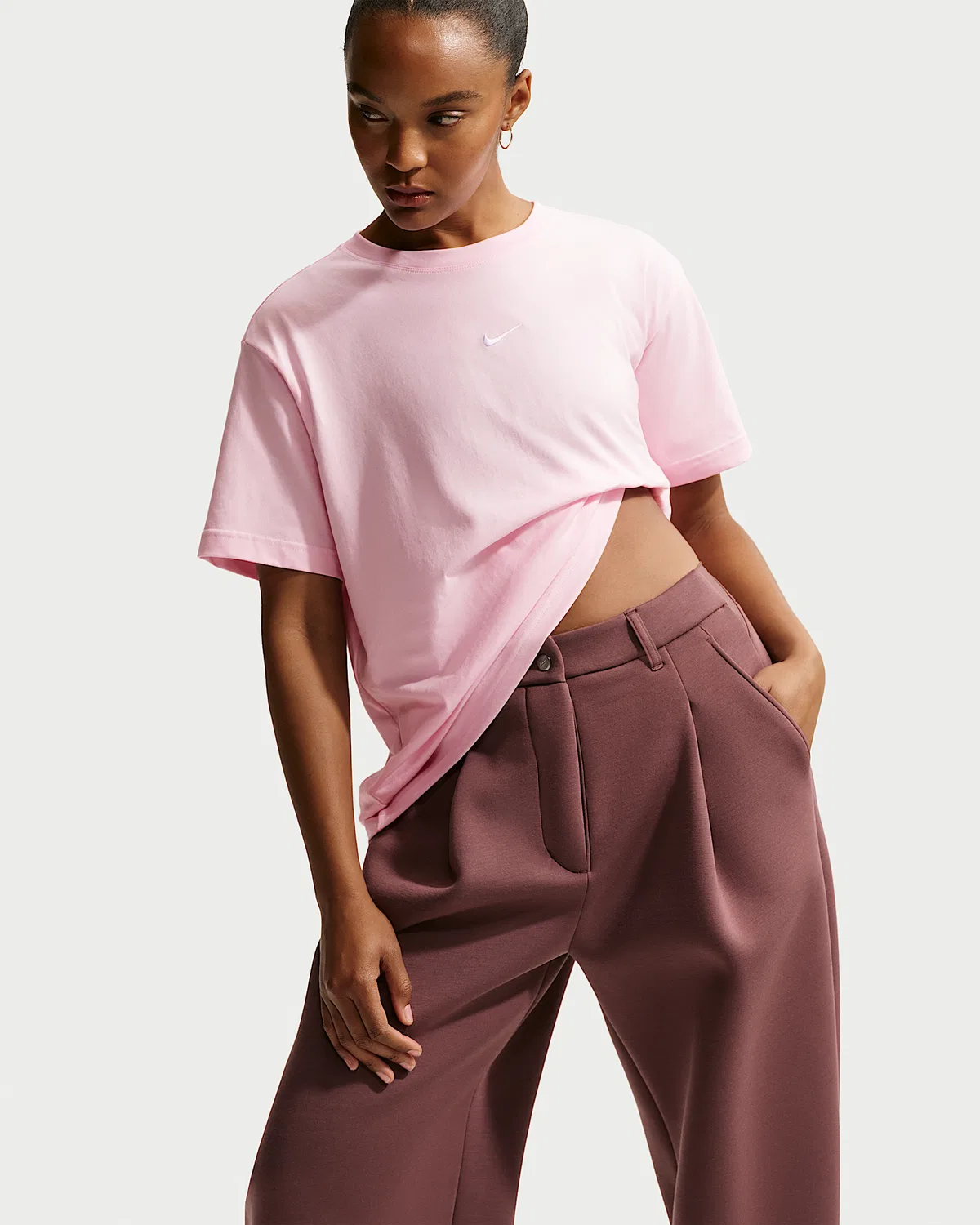 Женская оверсайз футболка Nike Sportswear Classic, Pink Foam — фото 3