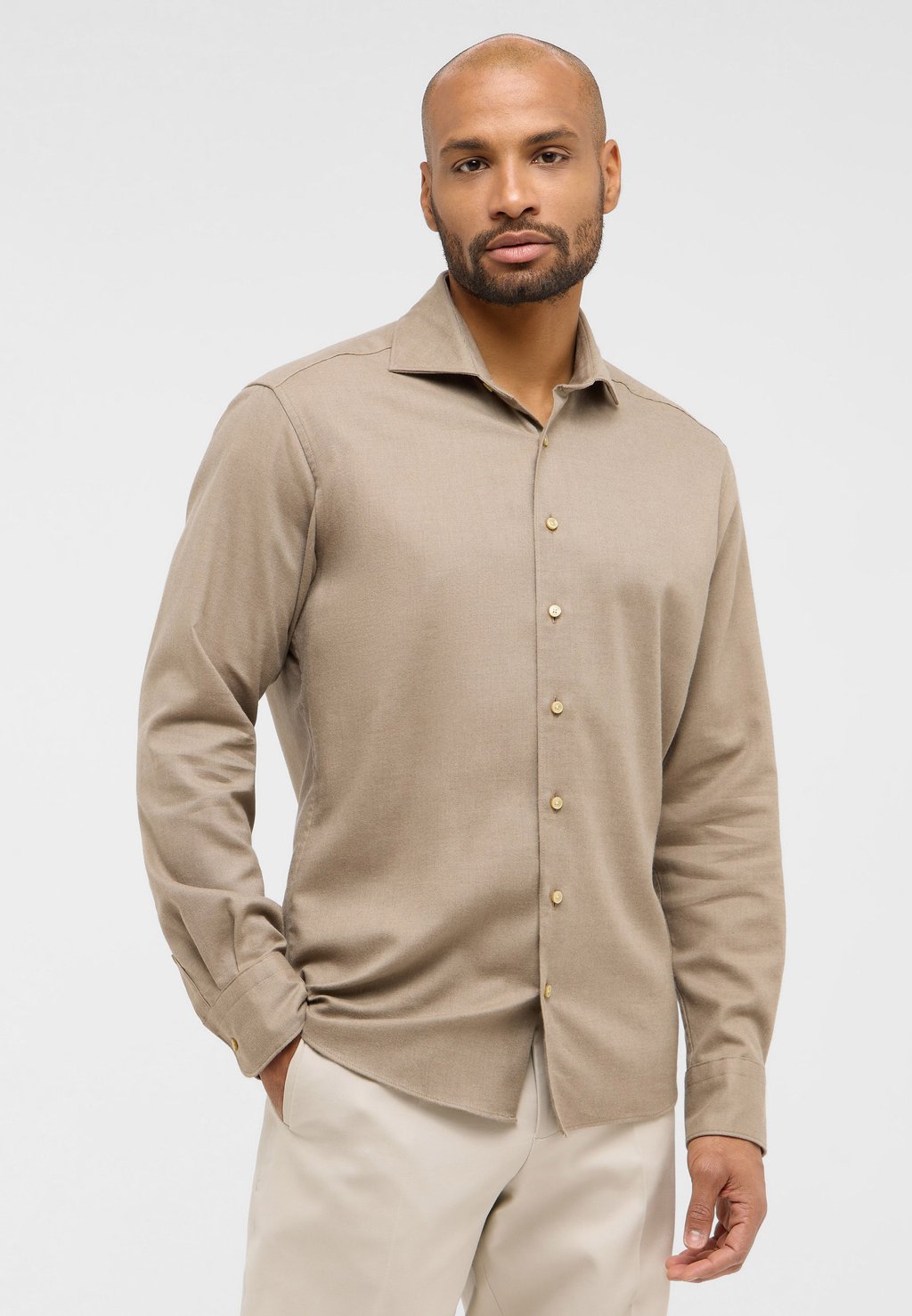 

Официальная рубашка MODERN FIT Eterna, коричневый