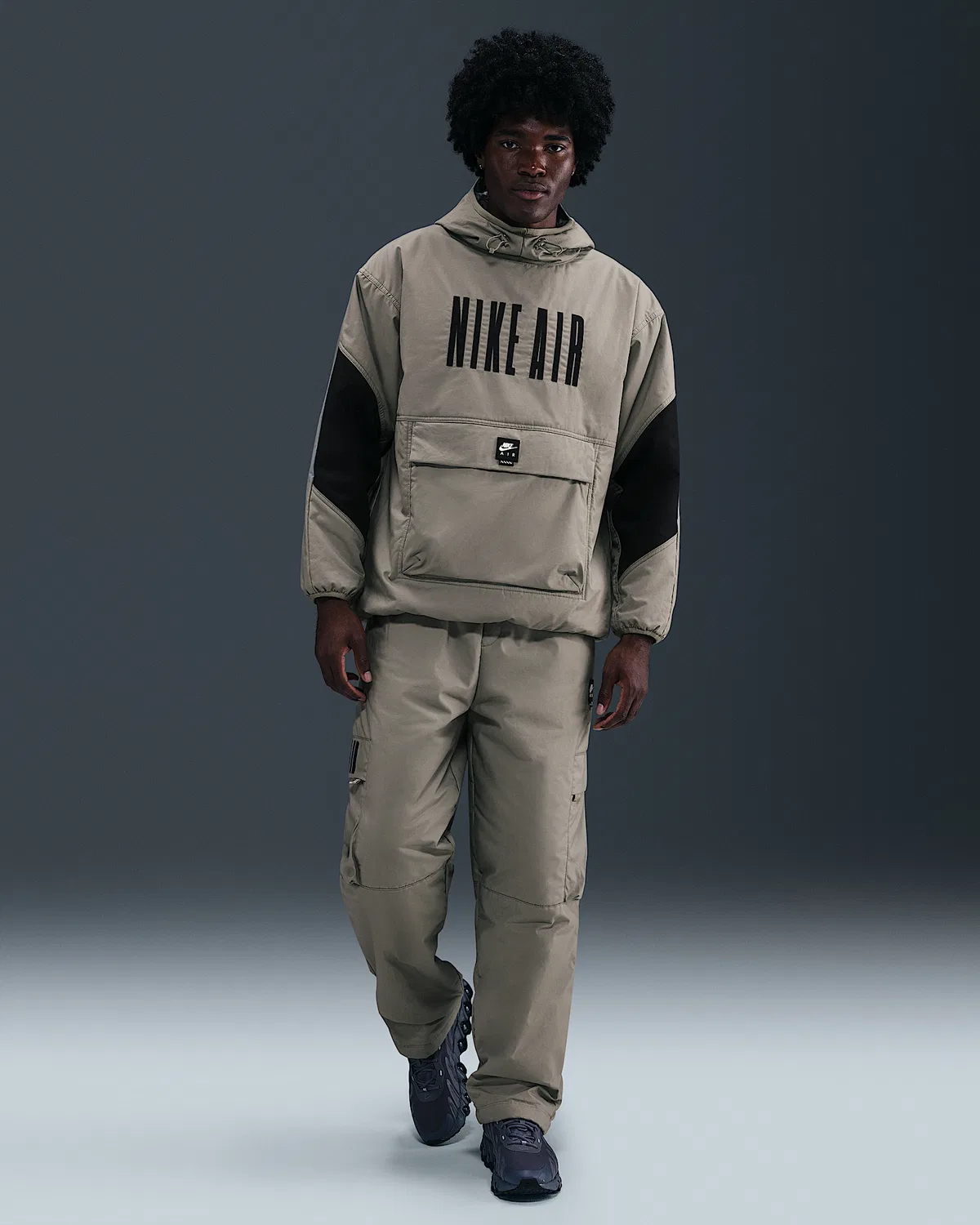 Мужская свободная утепленная куртка Nike Air, Light Army/Black — фото 4