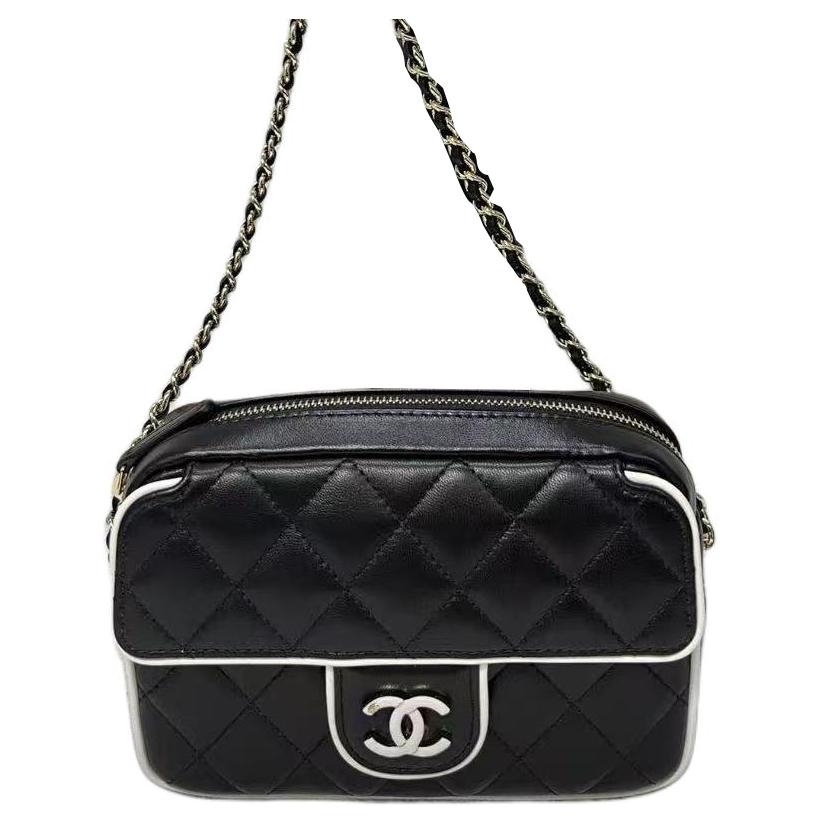 CHANEL Кроссбоди из овчины маленький черный женский — фото 2