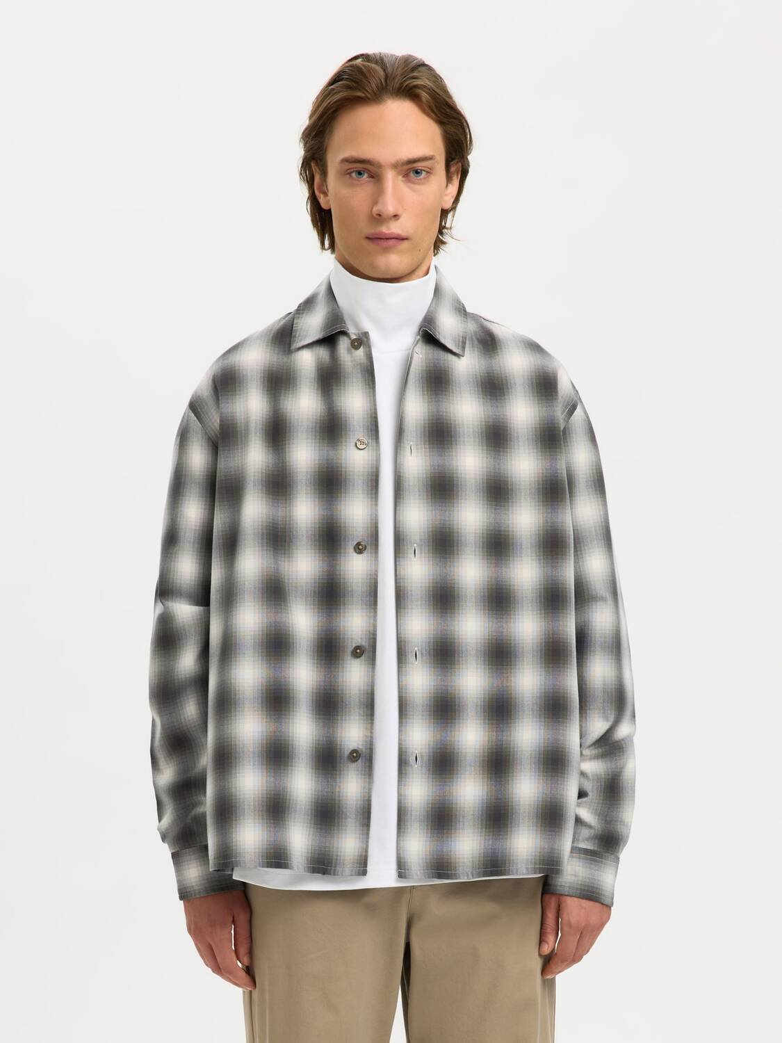 

SELECTED Рубашка на пуговицах комфортного кроя в цвете антрацит, графит, камень