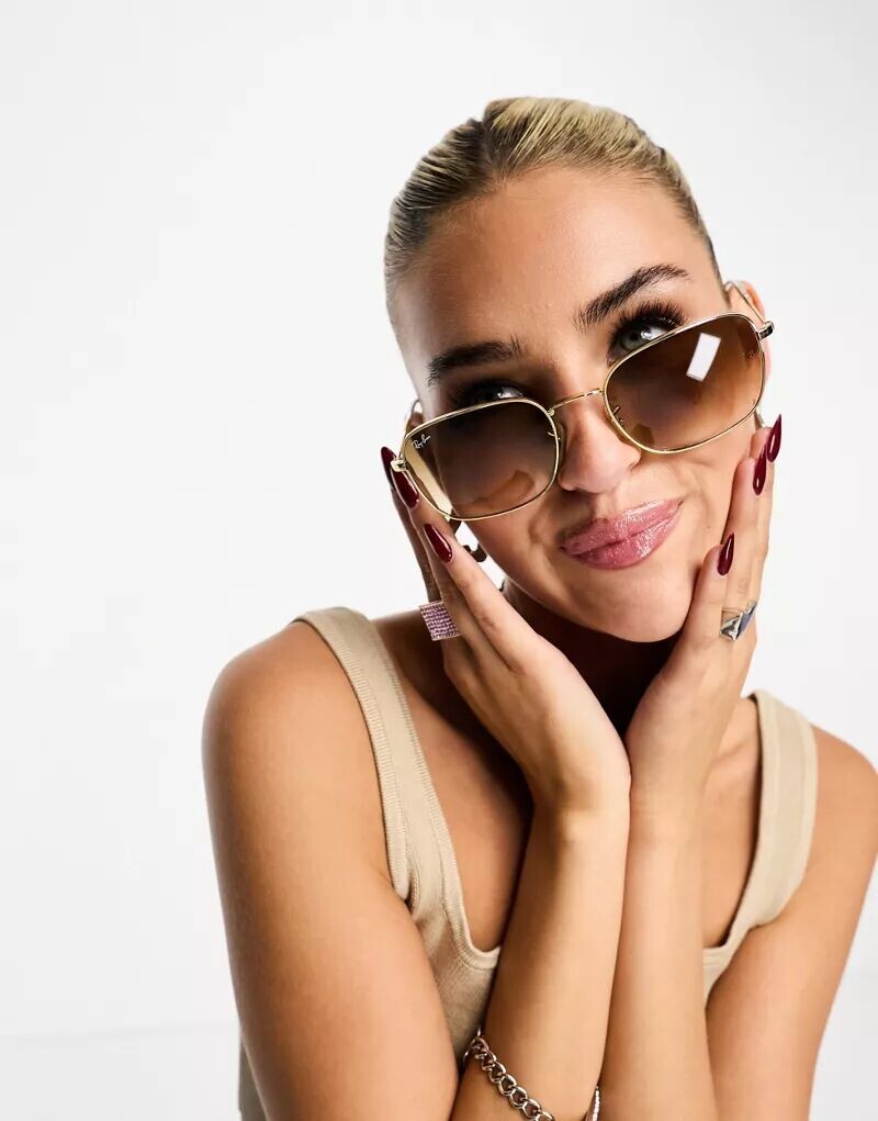 

Квадратные металлические солнцезащитные очки Ray-Ban золотистого цвета