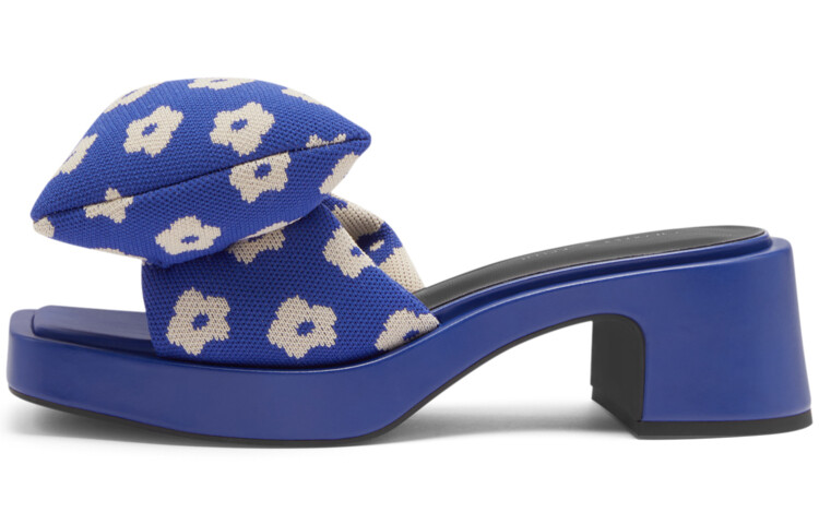 

Слайд женский Charles&Keith