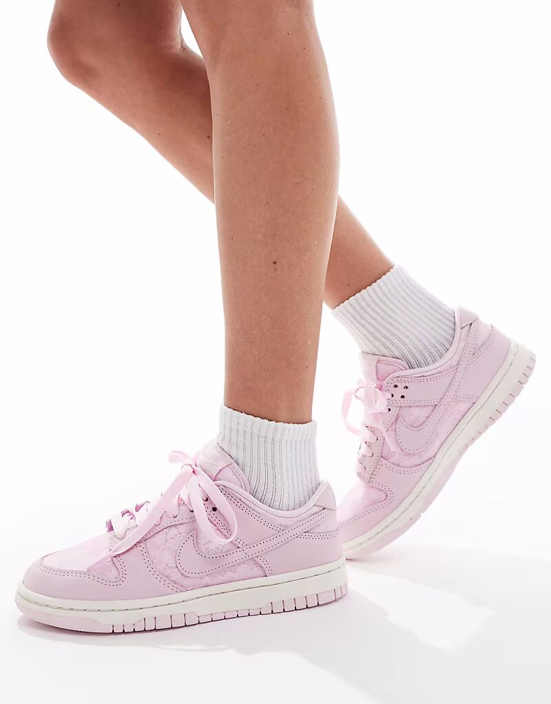 Кроссовки Nike Dunk Low Retro SE розового цвета — фото 2