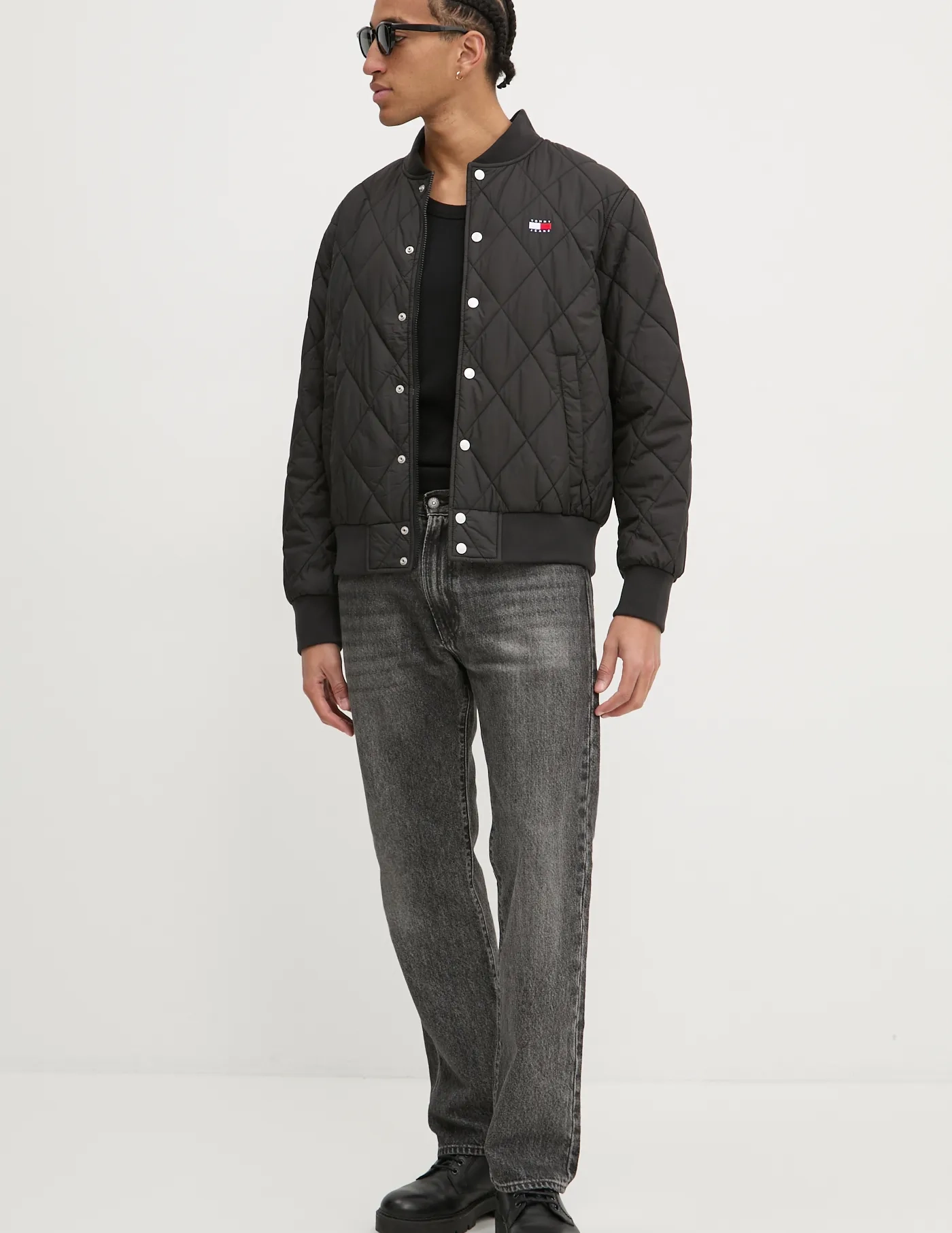 

Куртка-бомбер Tommy Jeans, черный