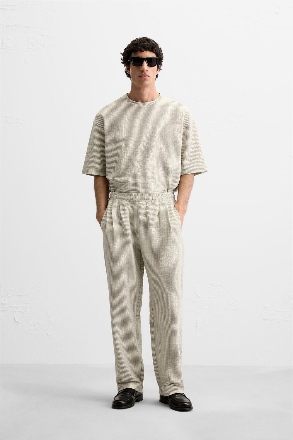 

Брюки из сирсакера со склисками ZARA, экрю/коричневый