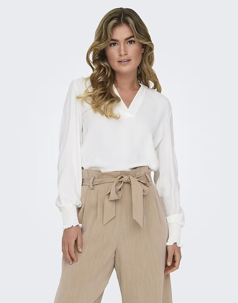 

Топ ONLY Top in white