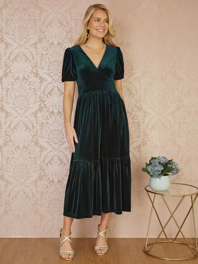 

Платье Yumi Velvet Ruched Waist Midi, зеленый