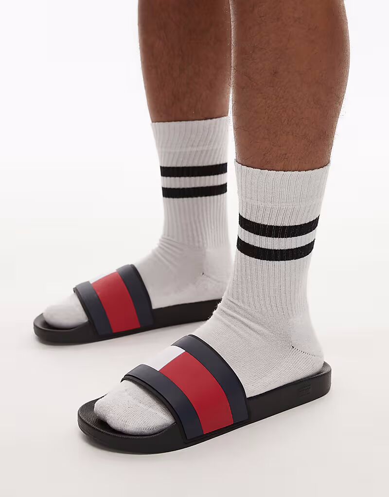 

Резиновые шлепанцы Tommy Hilfiger черного цвета