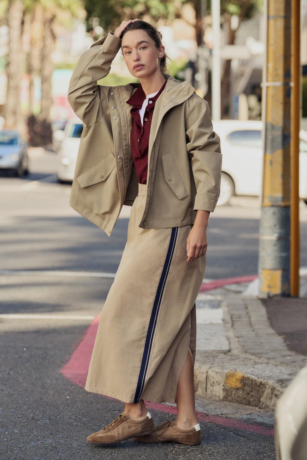 

Куртка с капюшоном ZARA, кэмел
