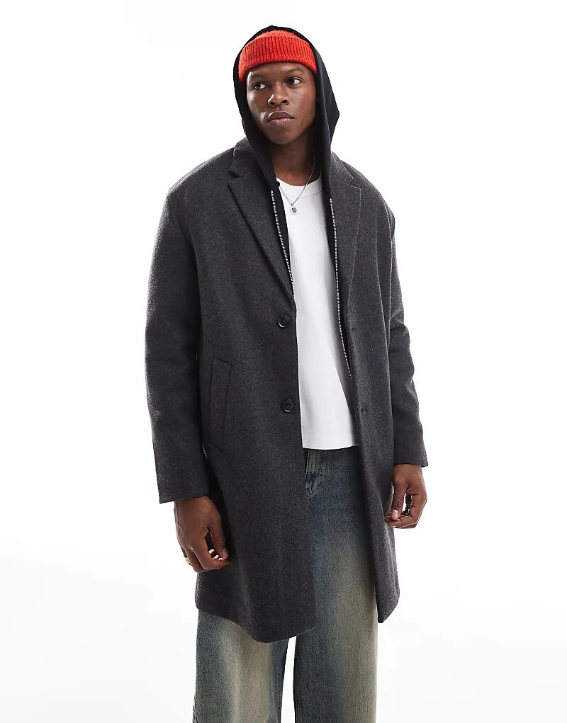 

Пальто серого цвета Pull&Bear
