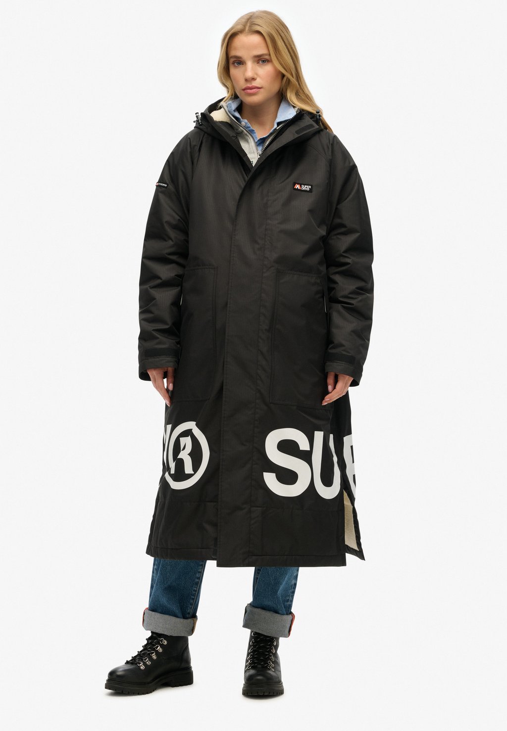 

Зимнее пальто Superdry, черный