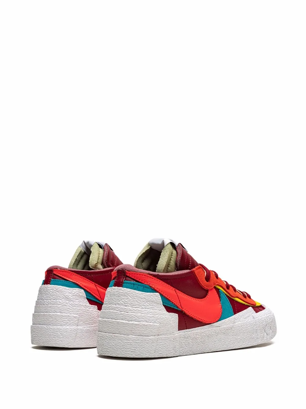 Кеды Blazer Low KAWS x Sacai Nike, красный — фото 3