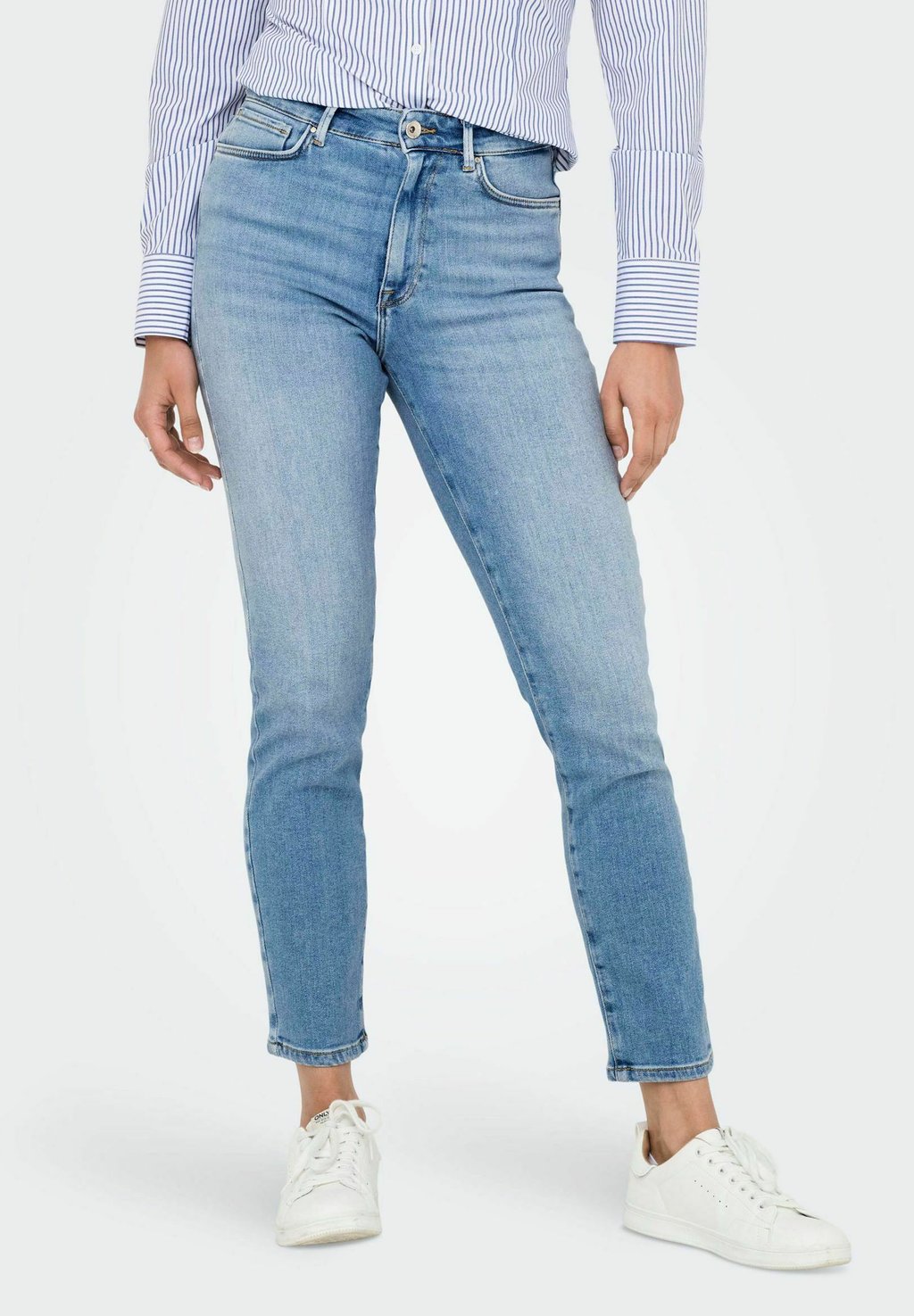 

Джинсы облегающего кроя ONLEMILY ONLY, цвет Light Blue Denim