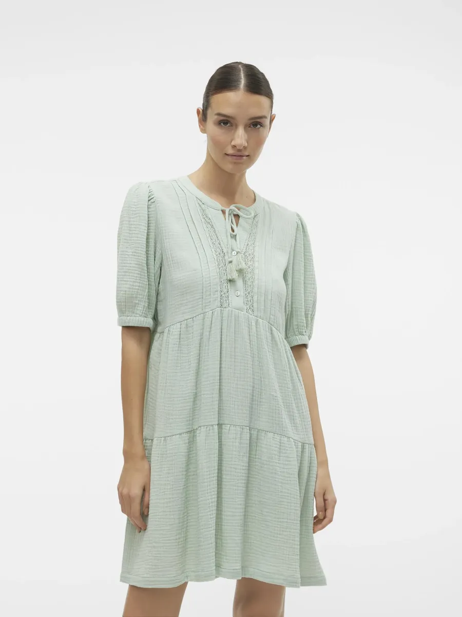 

Мини-платье Vero Moda "VMNATALI 2/4 LACE SHORT DRESS WVN GA SPE", зеленый