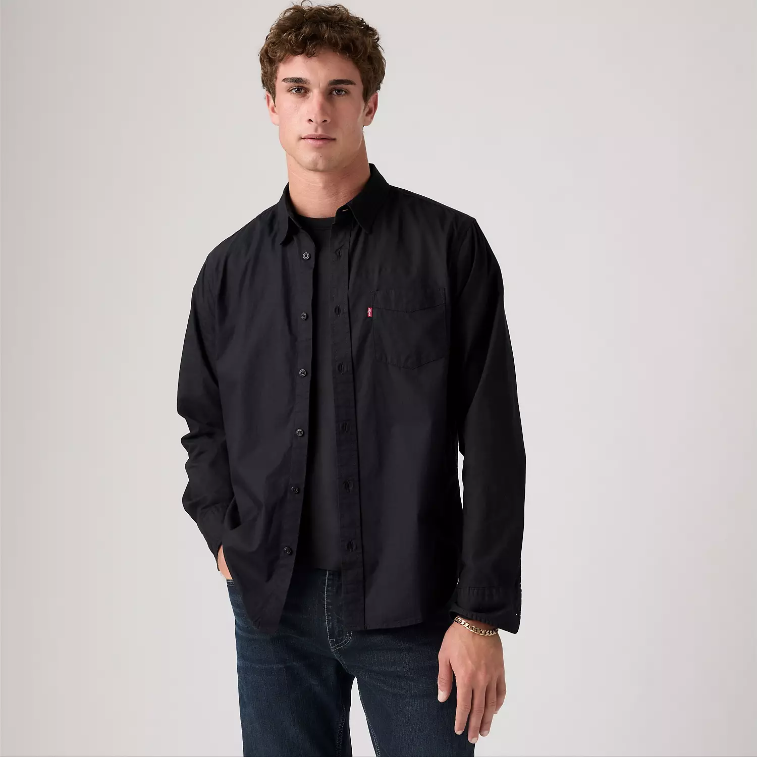 

Классическая рубашка стандартного кроя с одним карманом Levi's, цвет Caviar - Black
