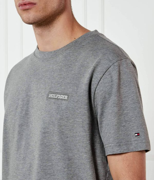 Футболка мужская Tommy Hilfiger хлопковая однотонная, серый — фото 4