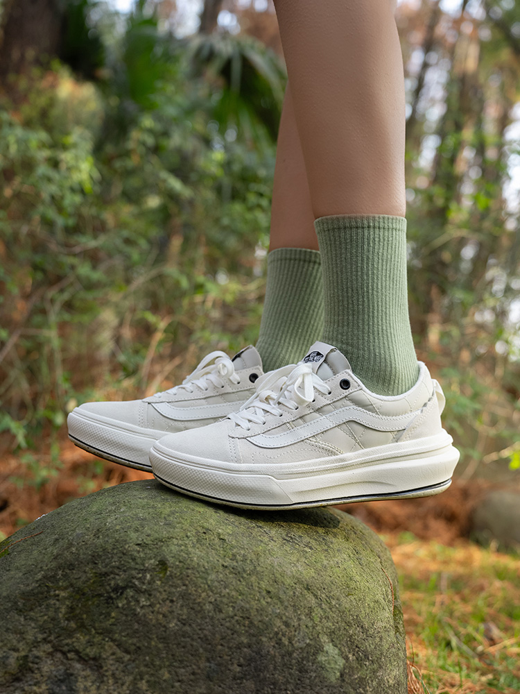 

Кеды Vans Old Skool Overt Plus CC на толстой подошве, овсяный