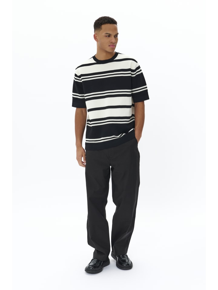 

Вязаный свитер MAtrivolt, прямого кроя, черного цвета Matinique