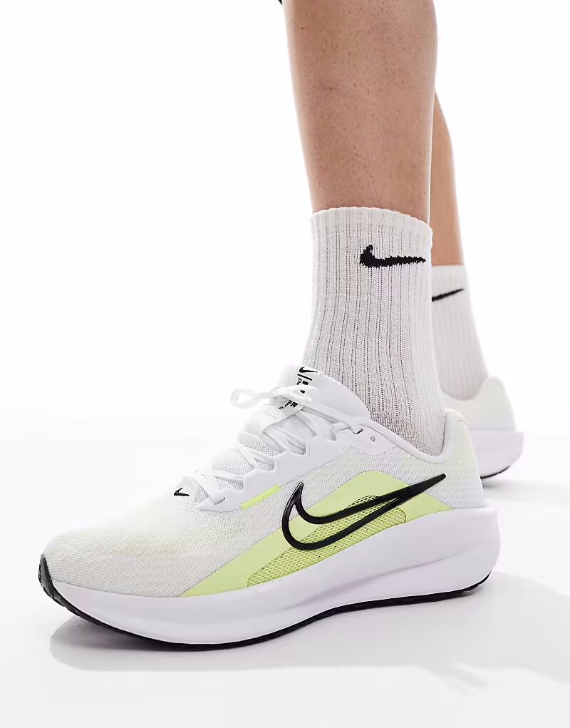 

Кроссовки Nike Running Downshifter 13 белого и желтого цвета