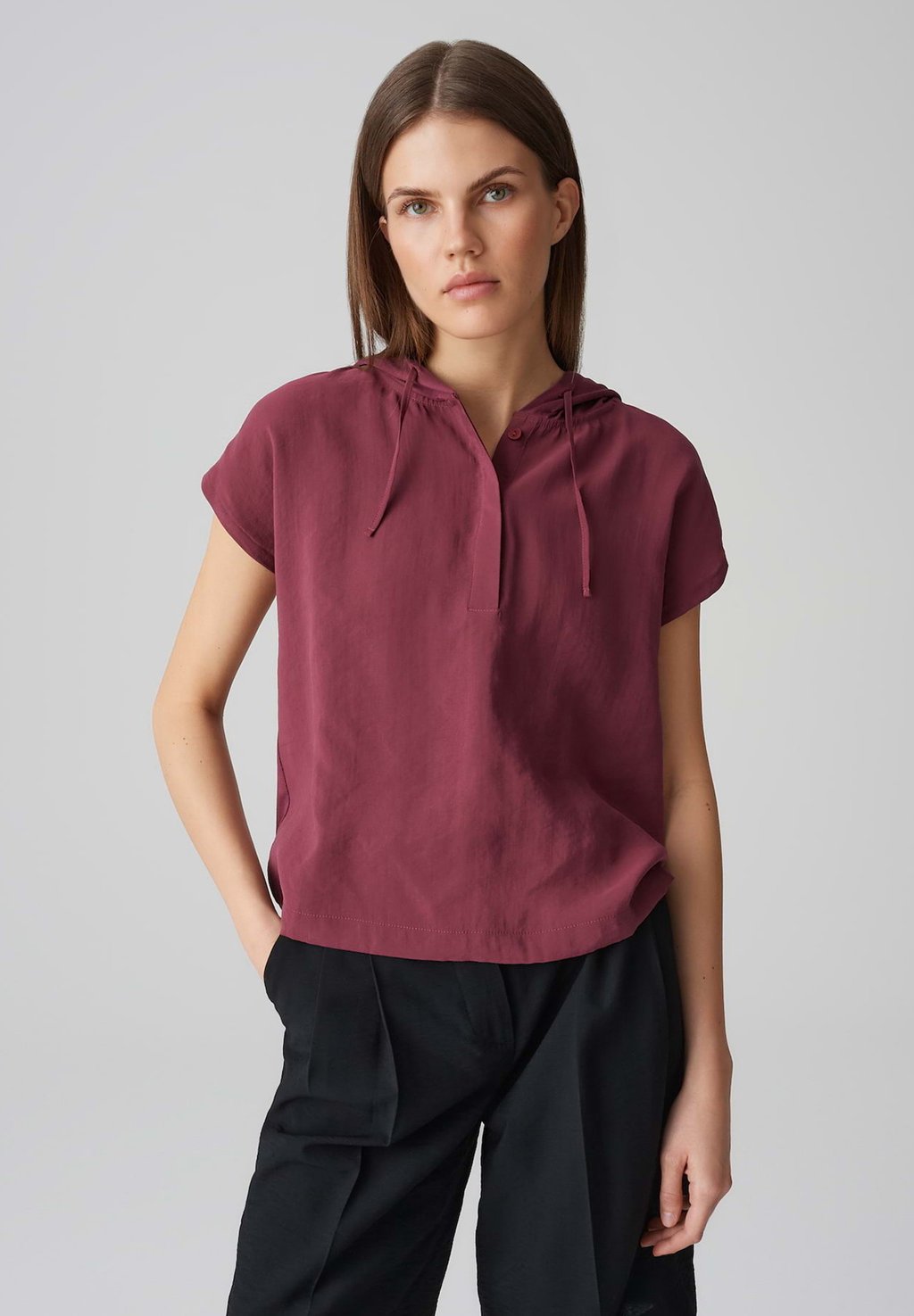 

Толстовка с капюшоном SOFT REGULAR FIT OPUS, красный