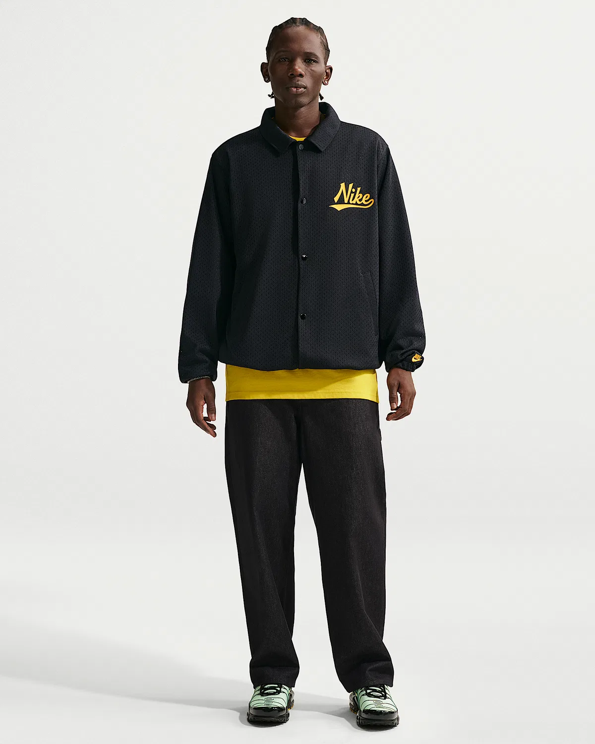 Мужская куртка-тренч Nike Sportswear Club, Black/Saffron Quartz — фото 4