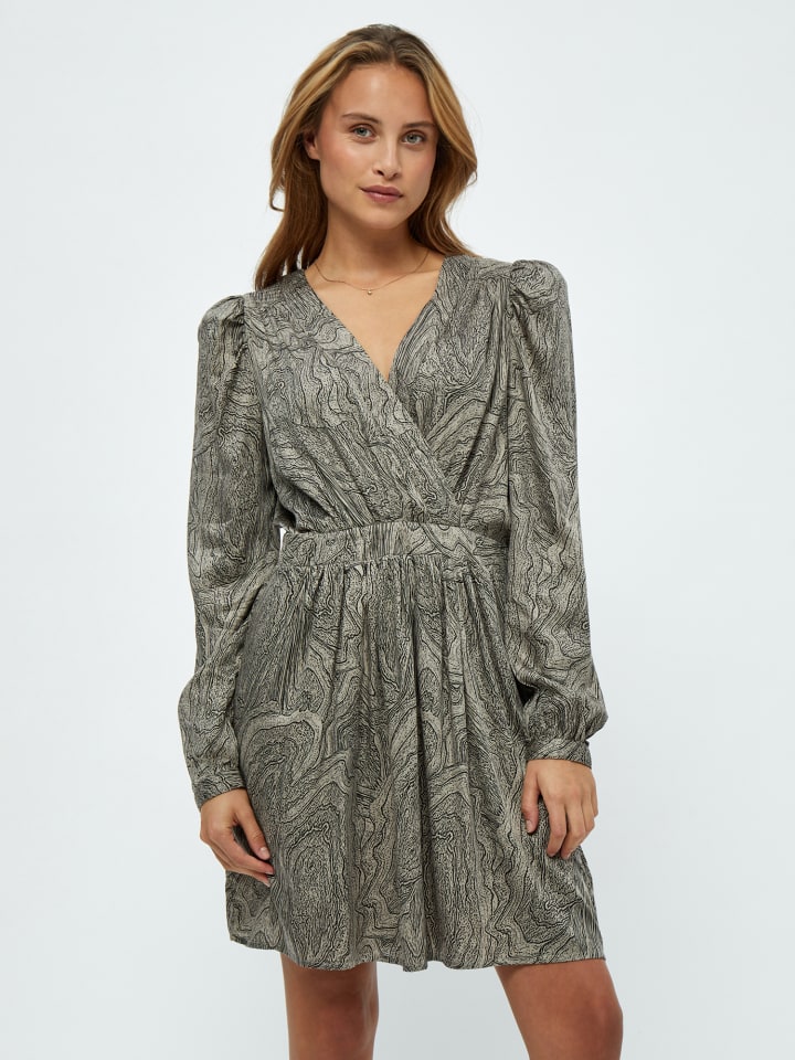 

Короткое платье minus