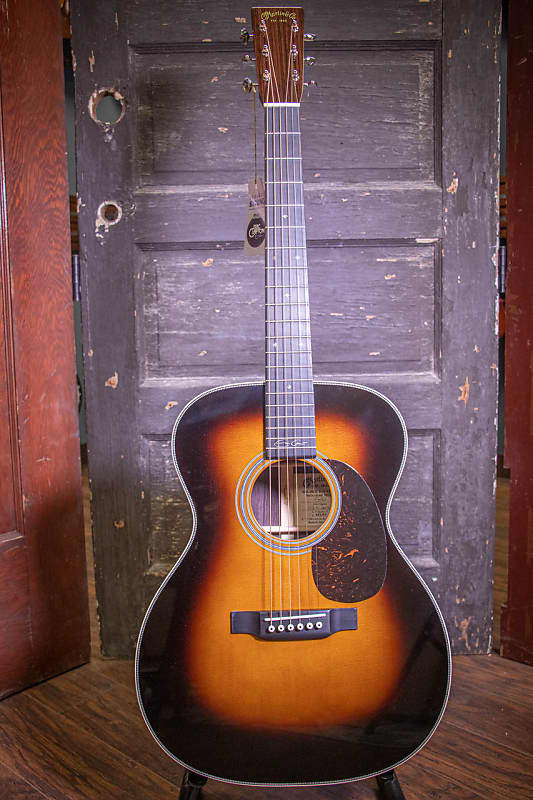 

Акустическая гитара Martin 000-28EC Sunburst Eric Clapton Signature Acoustic Guitar w/Case