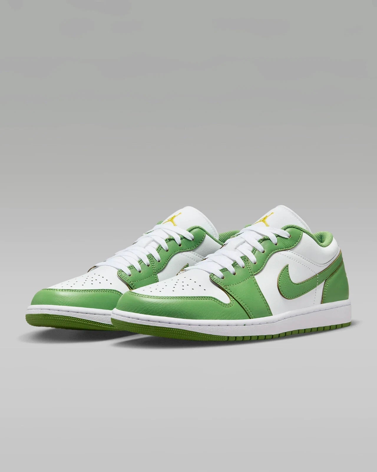 

Nike Air Jordan 1 Low SE HF4823-100 Кроссовки мужские белые зеленые кожаные TF6886 (Белый, 8.5)