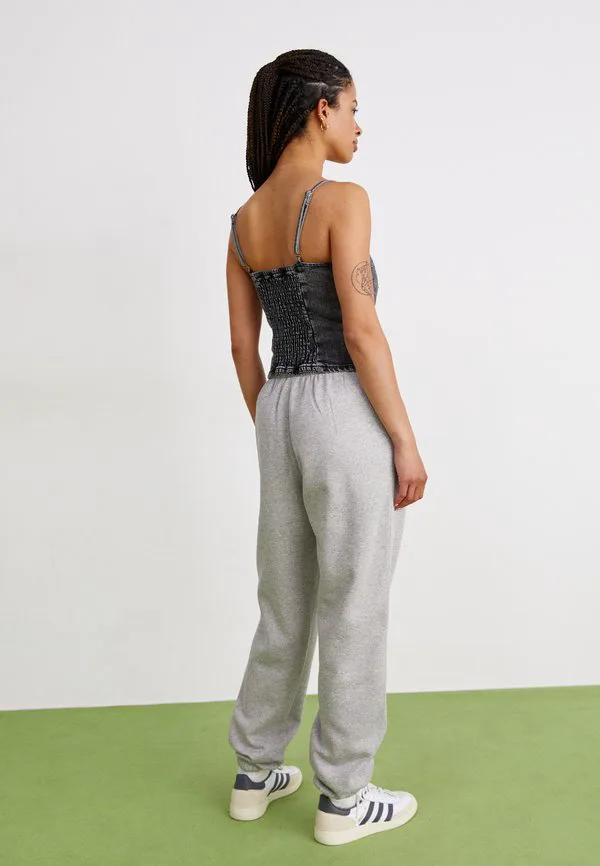 Спортивные штаны ess Adidas Originals, Medium Grey Heather — фото 3