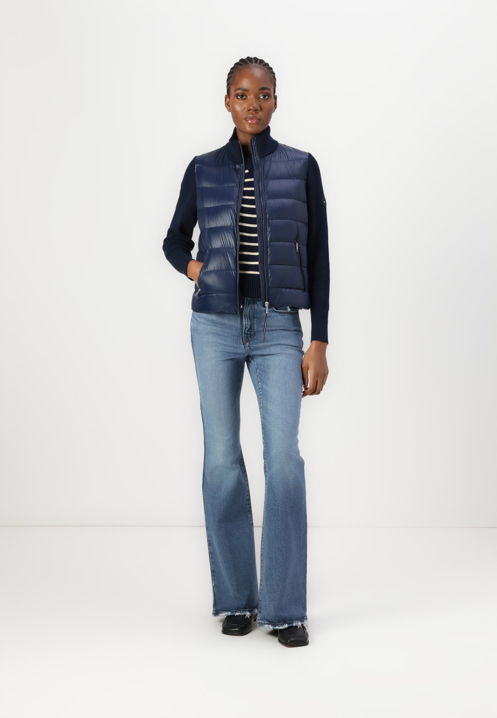 

Пуховик FEMININE GLOSS Tommy Hilfiger, темно-синий