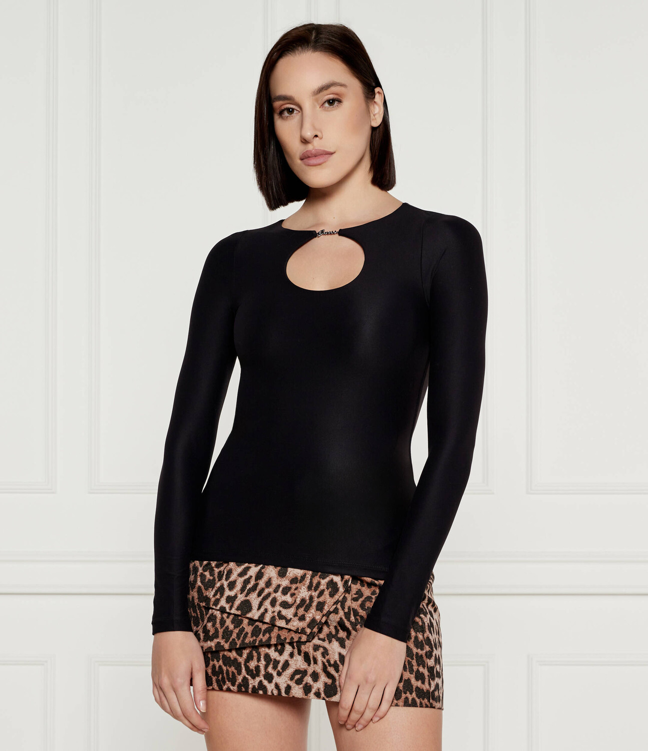 

Блуза GUESS AMIRA Slim Fit, черный