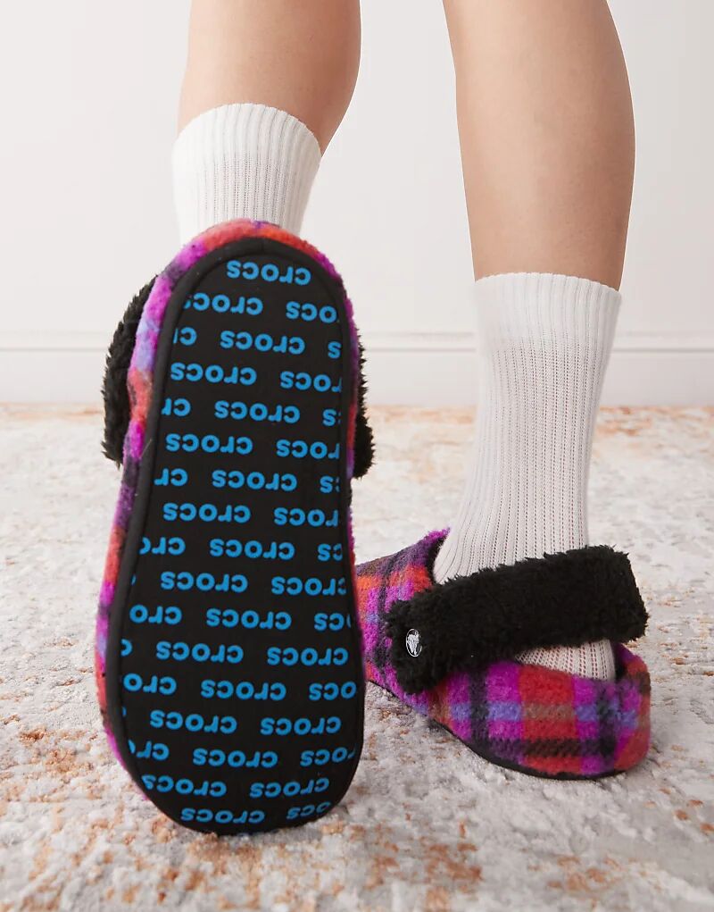 Флисовые тапочки Crocs Classic Cozzy в фиолетовую клетку — фото 4