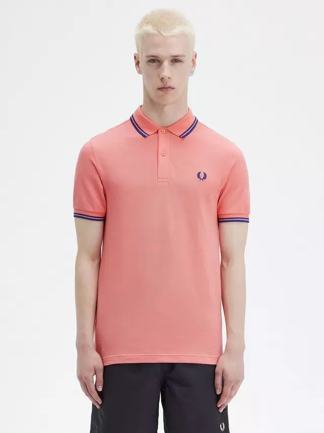 

Футболка Fred Perry The Twin Tipped Short Sleeve, цвет v28/crlheat/shdcobal
