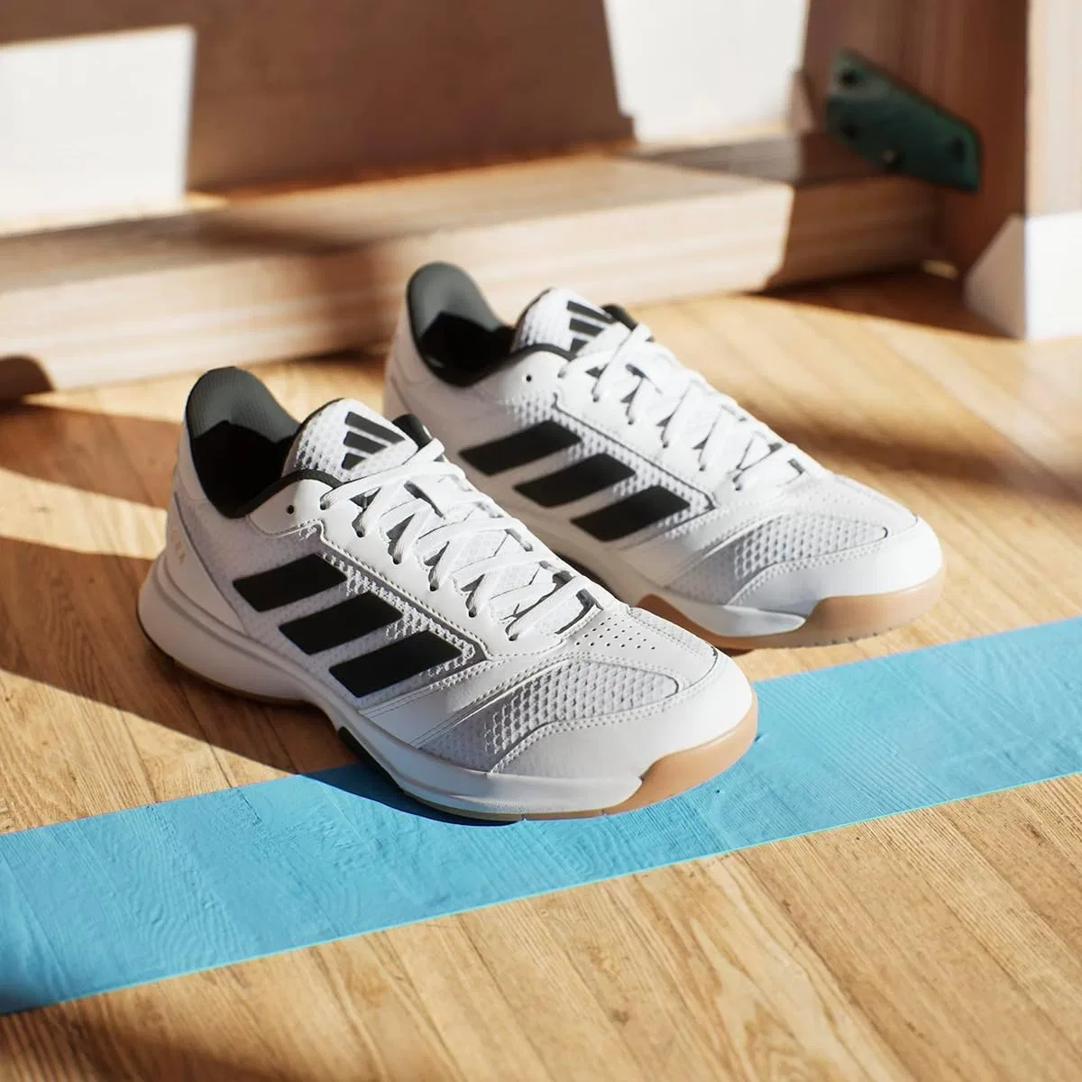 Мужские кроссовки Adidas Ligra 8 для игры в помещении, Cloud White Core Black Cloud White — фото 3