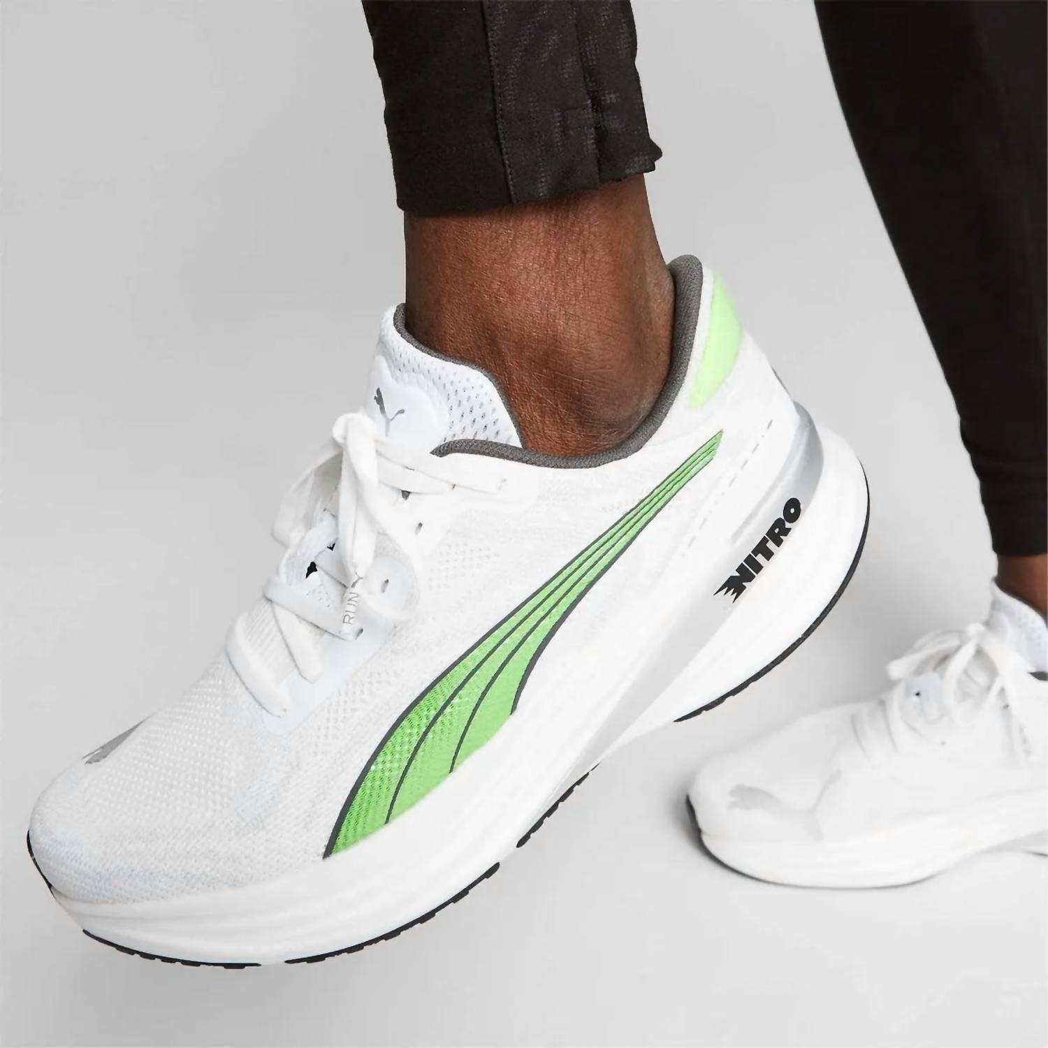 Мужские кроссовки Magnify Nitro 2 белого/ледяно-серого/зеленого цвета Puma, White/Glacial Gray/Speed Green — фото 4