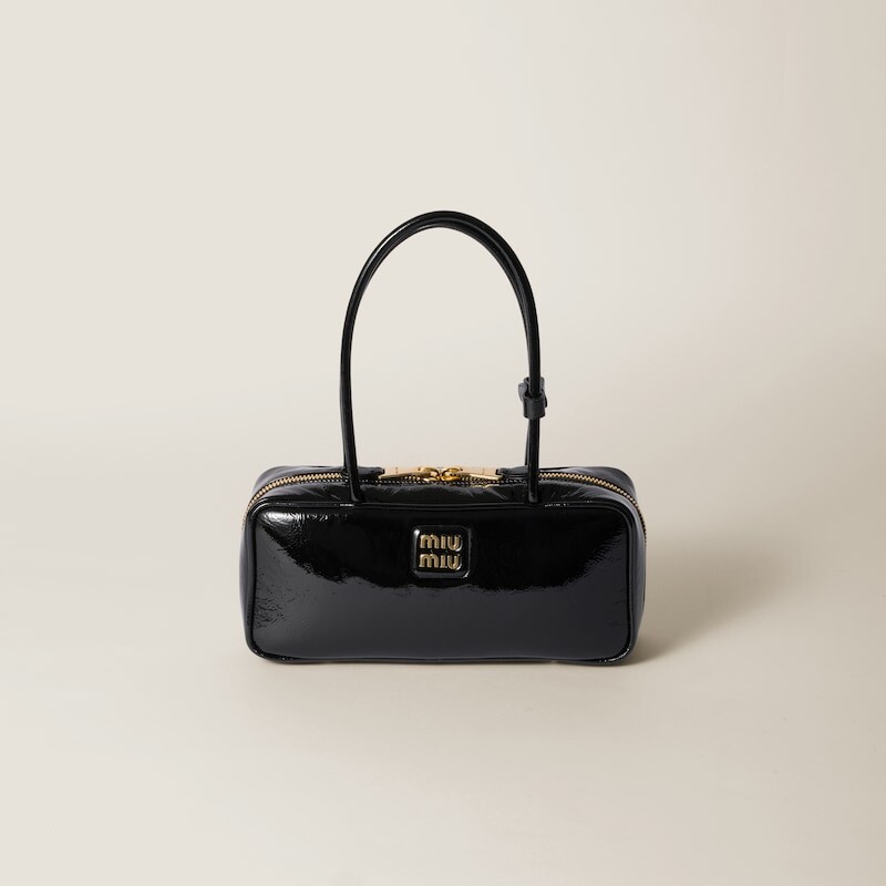 

Сумка Beau из лакированной кожи наплак. Miu Miu, черный
