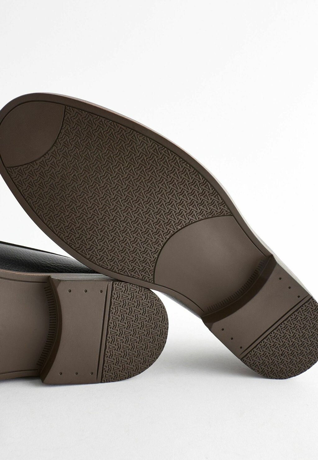 

Слипоны Loafers Regular Fit Next, черные