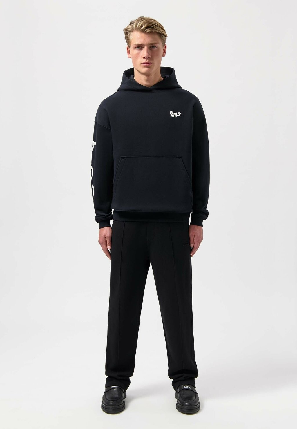 

Толстовка с капюшоном BALR GAME OF THE GODS GRAFFITI BOX FIT BALR., черный