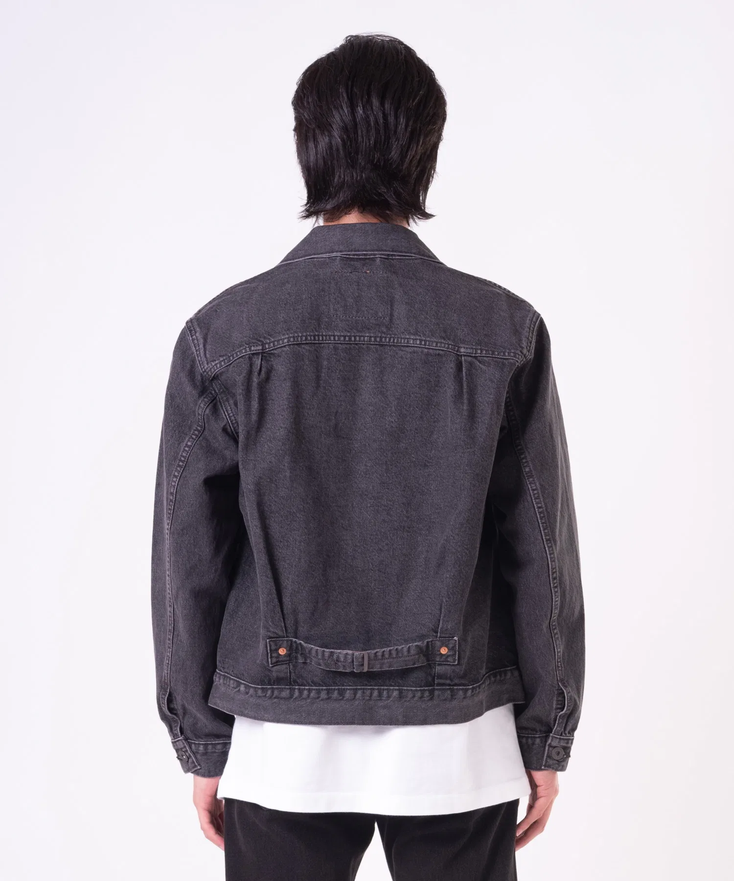 Джинсовая куртка Levi's TYPE I, черная, с эффектом потертости. — фото 4