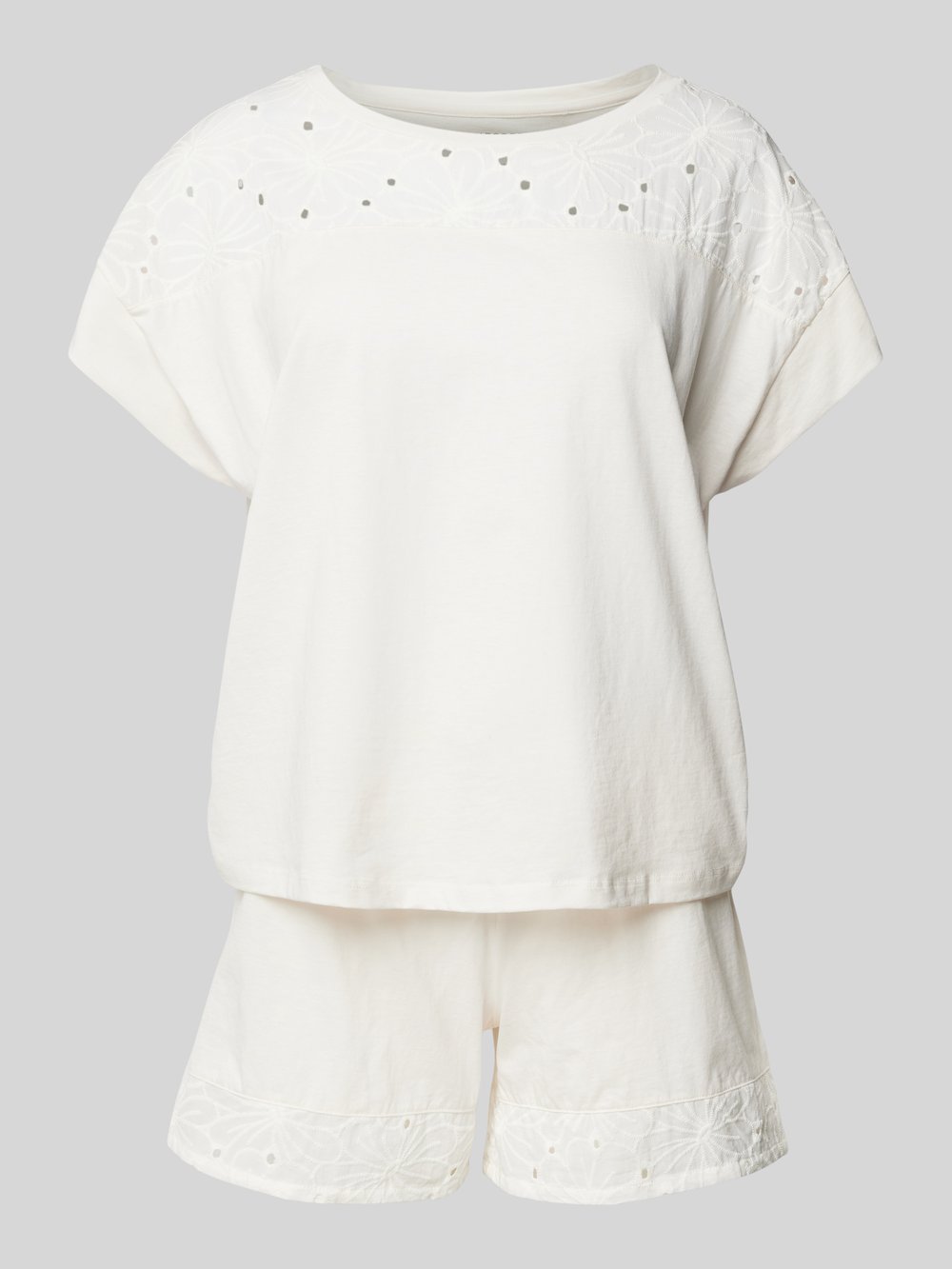 

Пижама с ажурной вышивкой, модель «Casual Nightwear» Schiesser, кремовый