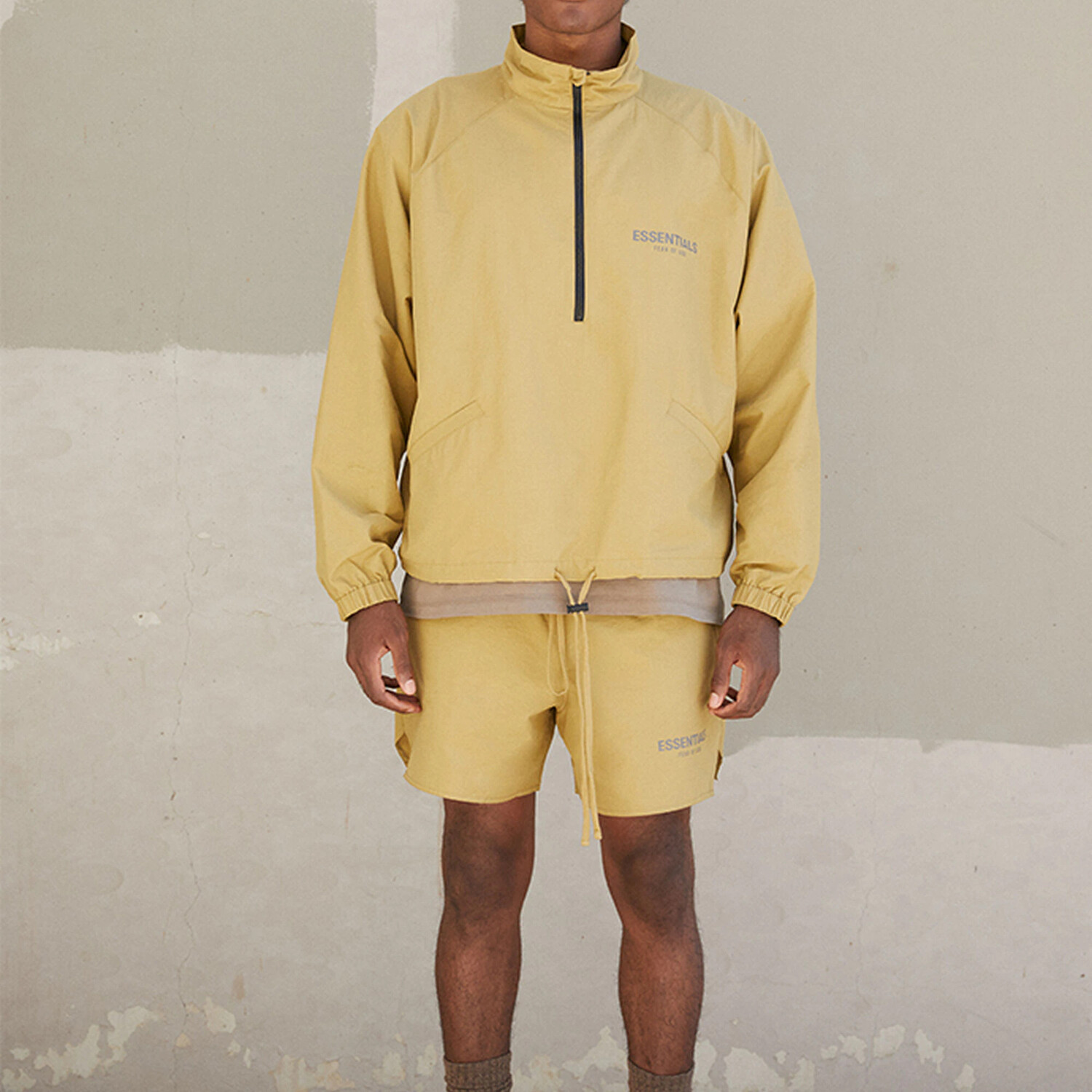Осень/Зима 21 Куртка унисекс янтарного цвета Fear Of God Essentials, цвет Amber — фото 4