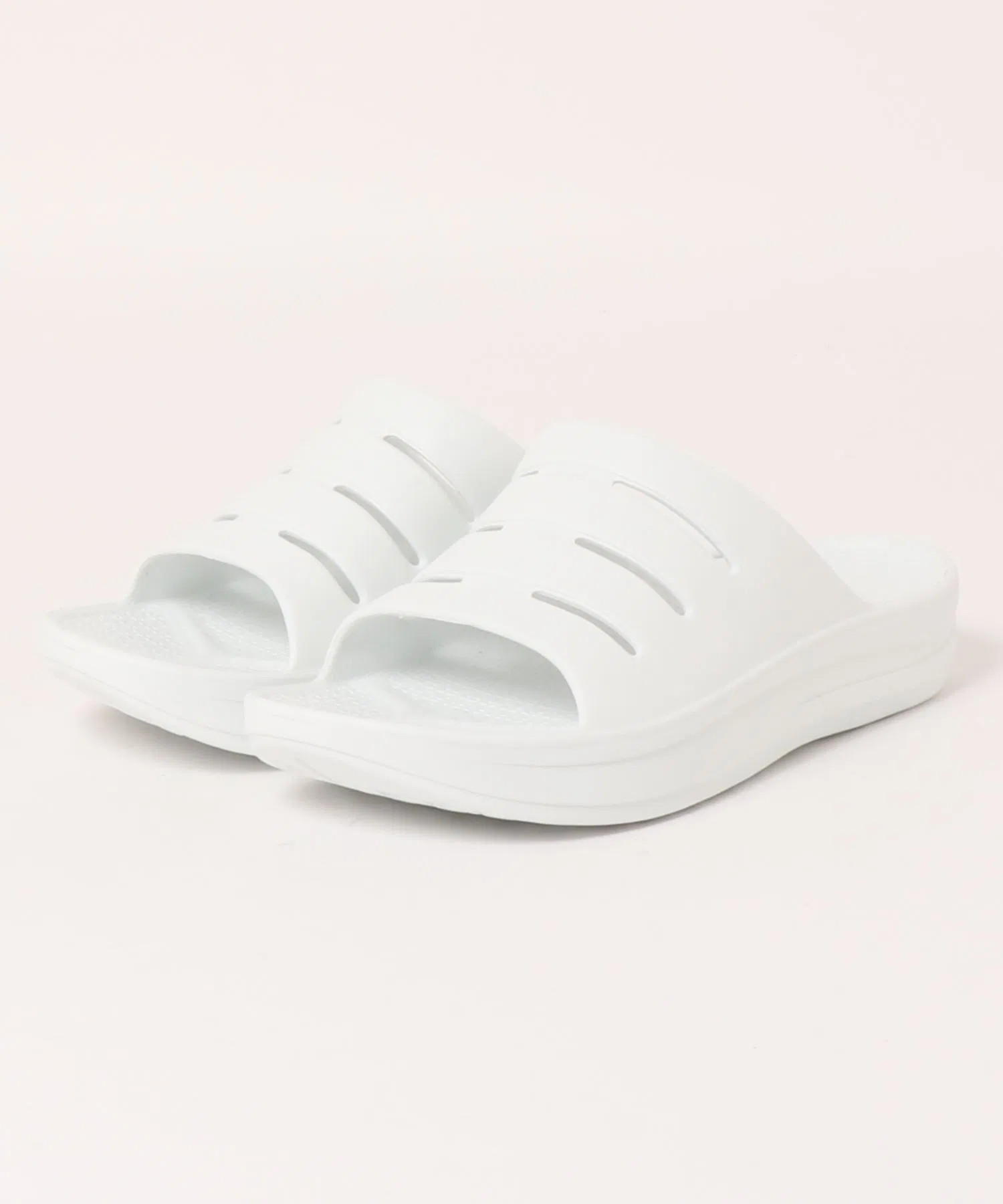 Унисекс тапочки TELIC SLIDE белые